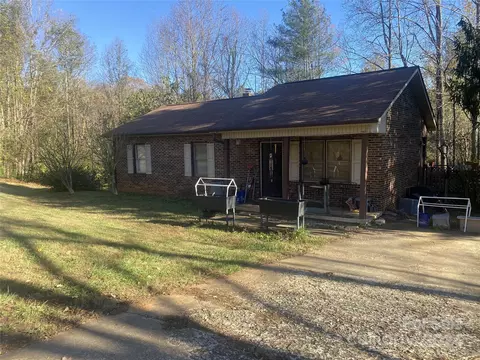 489 Deacon Dr, Marion, NC 28752