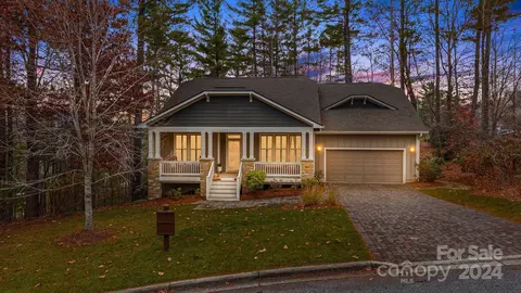 7 Gray Duster Cir, Biltmore Lake, NC 28715