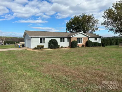 240 Woodset Dr, Forest City, NC 28043