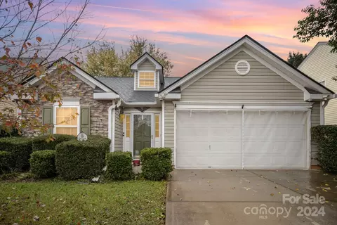 105 Ranlo Ave, Gastonia, NC 28054
