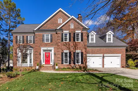 928 Sunnyview Cir, Matthews, NC 28105