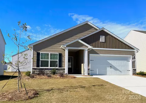3216 Strong Box Ln, Gastonia, NC 28052