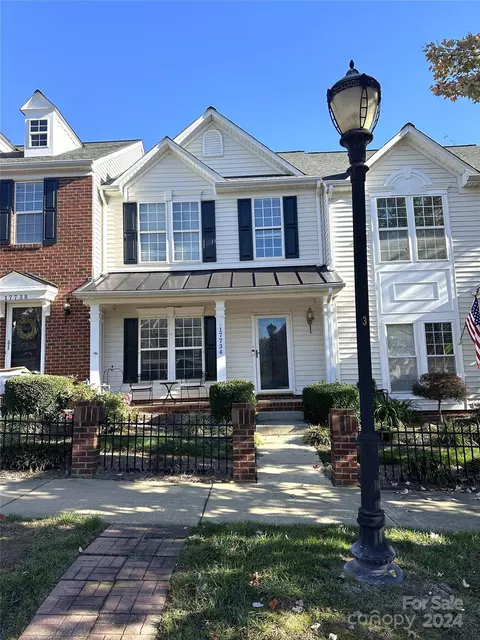 17734 Delmas Dr, Cornelius, NC 28031