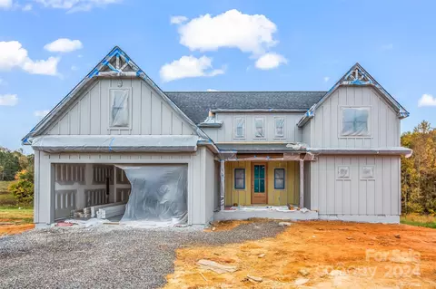 139 Meeting House Ln, Advance, NC 27006