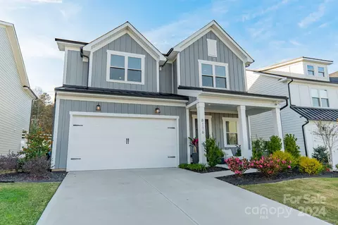 8116 Eliot St, Matthews, NC 28105