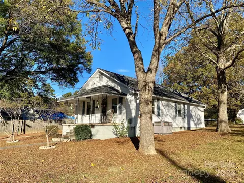 417 E Rice St, Landis, NC 28088