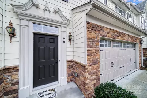 128 Inlet Point Dr, Fort Mill, SC 29708 photo 4