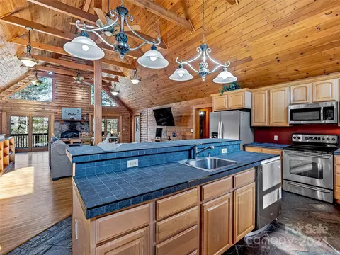69 Whitaker Cir, Fairview, NC 28730 photo 5