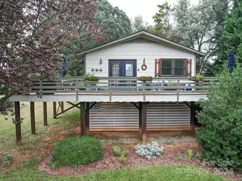 Exterior - 20126 Rainbow Cir, Cornelius, NC 28031 photo 7 of 8