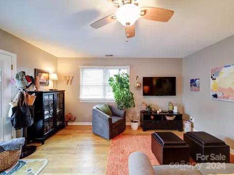Living - 20126 Rainbow Cir, Cornelius, NC 28031 photo 1 of 4