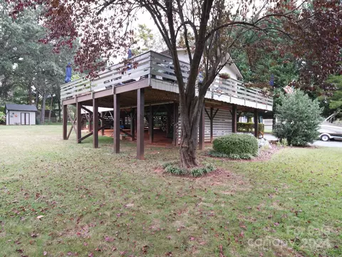 Exterior - 20126 Rainbow Cir, Cornelius, NC 28031 photo 5 of 8