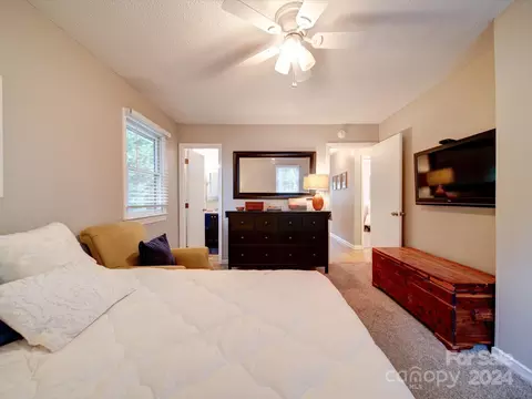 Bedroom - 20126 Rainbow Cir, Cornelius, NC 28031 photo 2 of 7