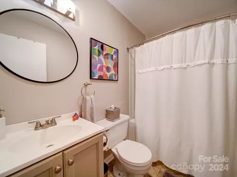 Bath - 20126 Rainbow Cir, Cornelius, NC 28031 photo 2 of 2