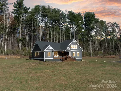 163 Kelly Daniele Ln, Hendersonville, NC 28739