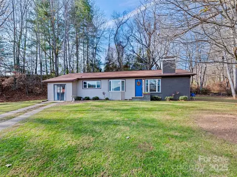 31 W End Cir, Waynesville, NC 28785