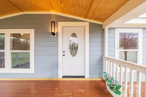 5112 Green Leaf Ct, Mount Holly, NC 28120