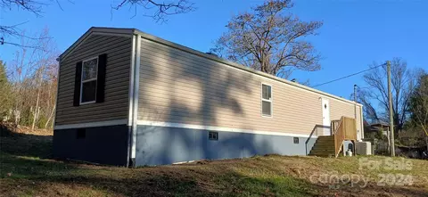 38 Blanche Carlisle Ln, Hendersonville, NC 28792