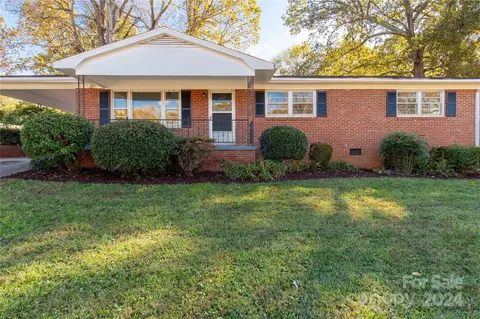 4236 Dawnwood Dr, Gastonia, NC 28056