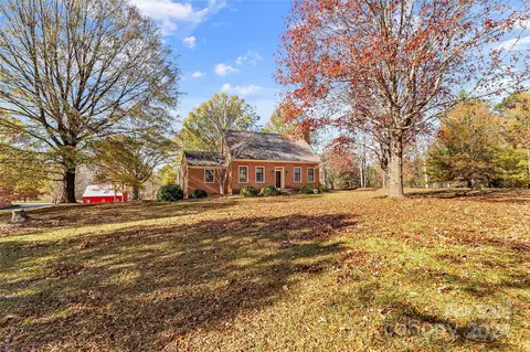 112 Blanton Rd, Morganton, NC 28655