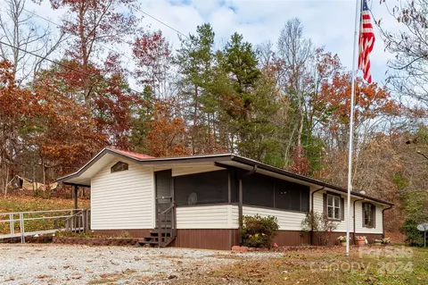 41 Chris Ln, Franklin, NC 28734