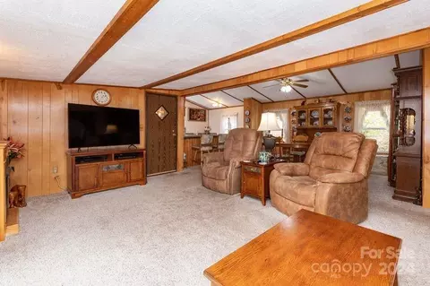 Living - 41 Chris Ln, Franklin, NC 28734 photo 1 of 2