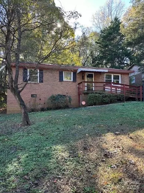 1942 Longleaf Dr, Charlotte, NC 28210