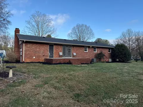 3441 38th Street Ne Dr NE, Hickory, NC 28601 photo 2