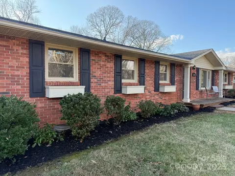 3441 38th Street Ne Dr NE, Hickory, NC 28601