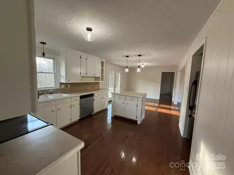 3441 38th Street Ne Dr NE, Hickory, NC 28601 photo 7