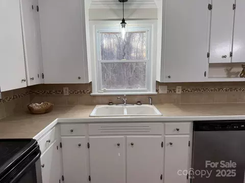 3441 38th Street Ne Dr NE, Hickory, NC 28601 photo 6
