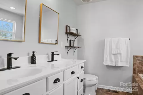 Bath - 7520 Berkeley W Rd W, Denver, NC 28037 photo 2 of 4