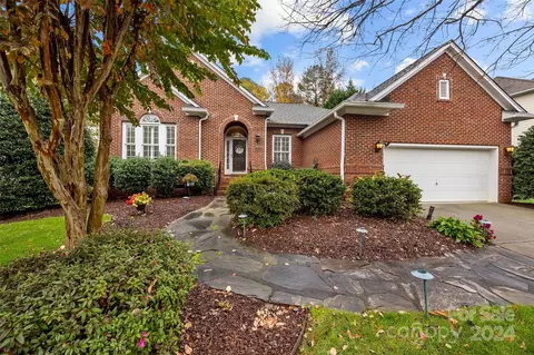 9929 Devonshire Dr, Huntersville, NC 28078