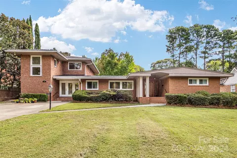 3239 Foxcroft Rd, Charlotte, NC 28211