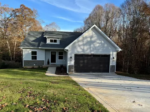 4931 Midway Sand Rd, Hickory, NC 28601