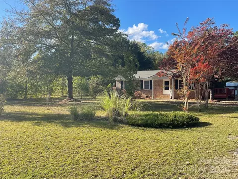 Exterior - 305 Spring St, Bethune, SC 29009 photo 3 of 8