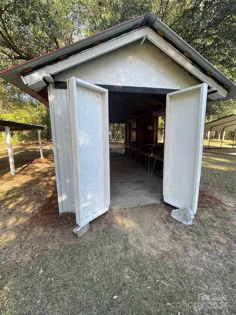 Exterior - 305 Spring St, Bethune, SC 29009 photo 8 of 8