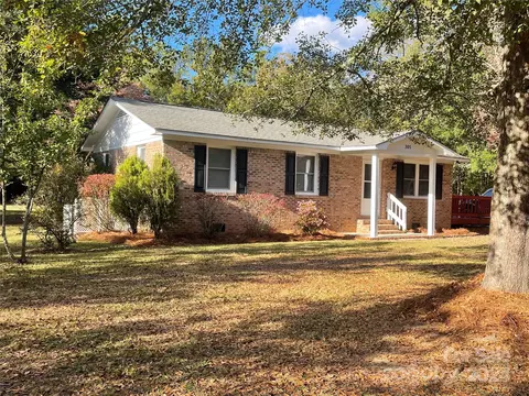 Exterior - 305 Spring St, Bethune, SC 29009 photo 2 of 8