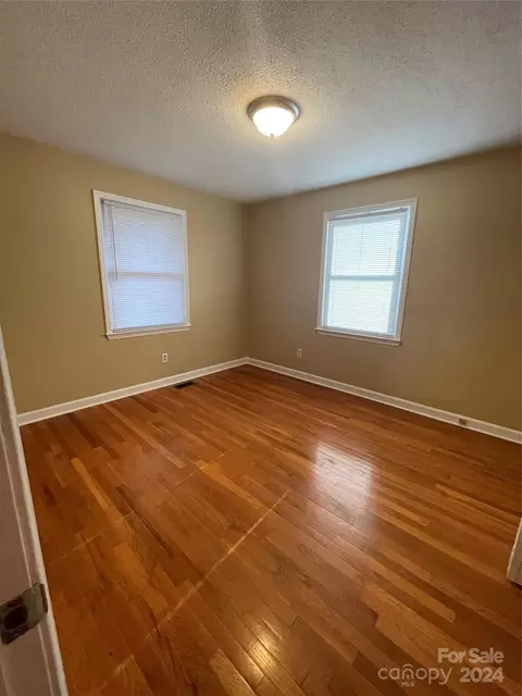 Bedroom - 305 Spring St, Bethune, SC 29009 photo 4 of 8