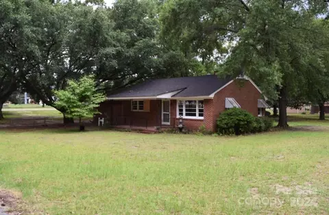 703 Blackmon N St N, Bethune, SC 29009