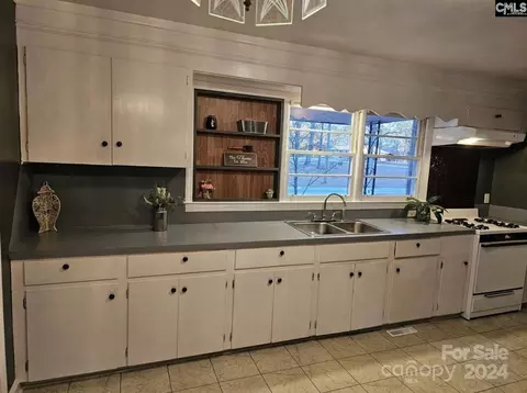 Kitchen - 703 Blackmon N St N, Bethune, SC 29009 photo 1 of 1