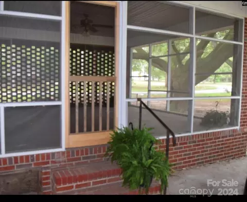 Exterior - 703 Blackmon N St N, Bethune, SC 29009 photo 2 of 6