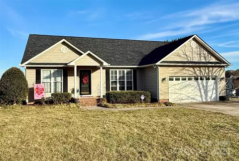 328 Holstein Dr, Dallas, NC 28034