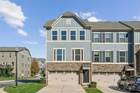 1916 Catkin Ln, Charlotte, NC 28205