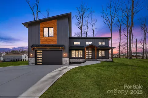 41 Scott Meadows Dr, Asheville, NC 28806