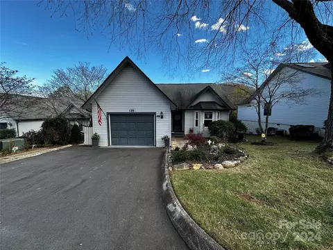 129 Cimarron Dr, Asheville, NC 28803