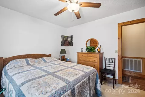 Bedroom - 42 Pine Tree Ln, Flat Rock, NC 28731 photo 7 of 7