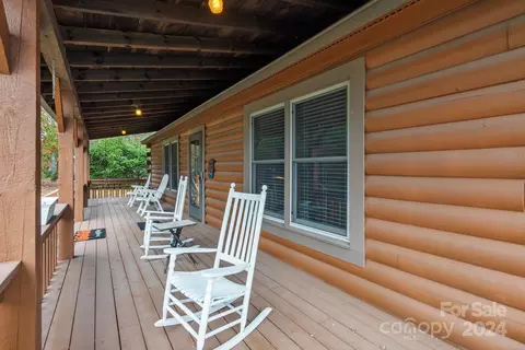 Exterior - 42 Pine Tree Ln, Flat Rock, NC 28731 photo 6 of 8