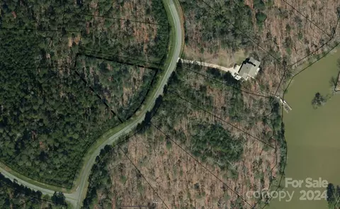 660 Whisper Lake Dr, New London, NC 28127