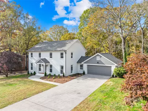 1035 Court Dr, Charlotte, NC 28211