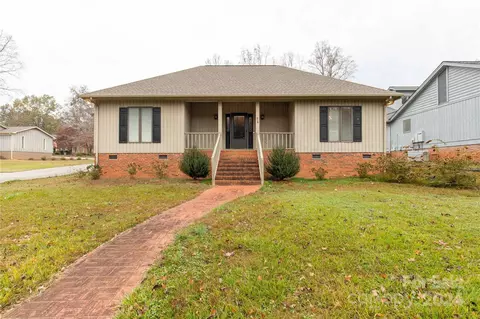 618 Westglen Pl, Lancaster, SC 29720